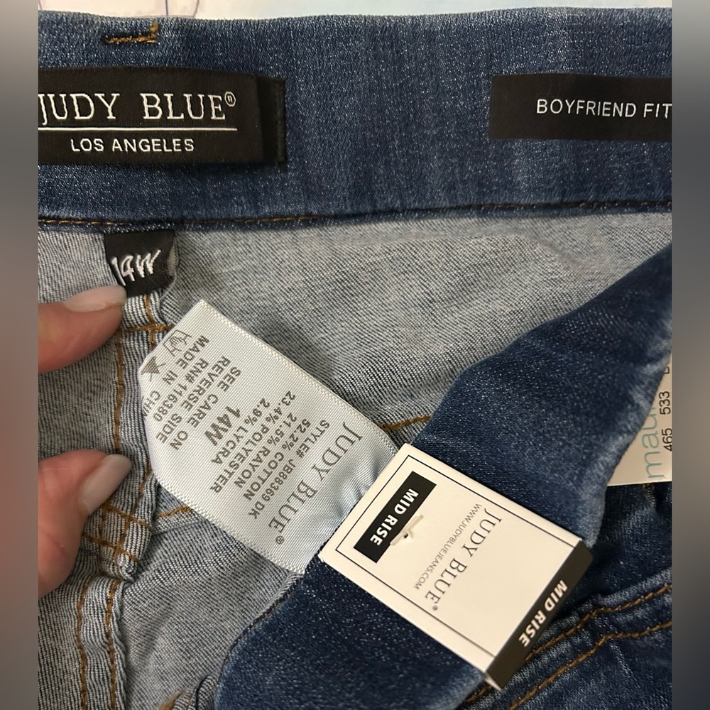 Judy Blue Jeans 14 Mid Rise Boyfriend Ripped Jeans - Size 14W New With Tags - Picture 9 of 9
